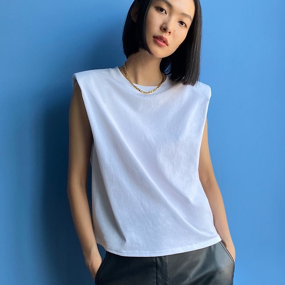 Aritzia Babaton Shoulder Pad Tshirt 